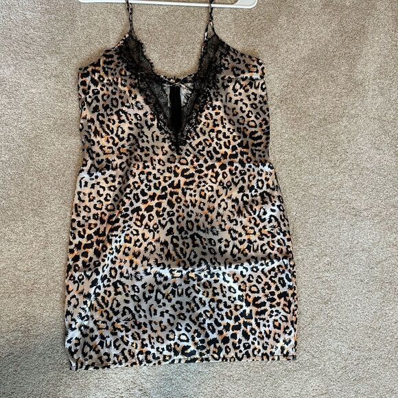NWOT Cheetah print spaghetti strap lace trim nightgown. - Picture 2 of 5